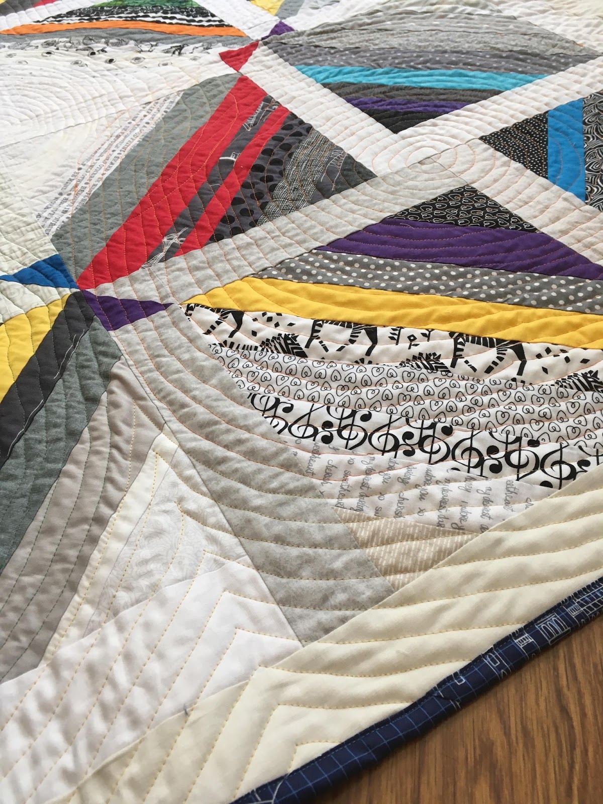 Studio Dragonfly: Kite Tails - Believe Circle Finished Quilt