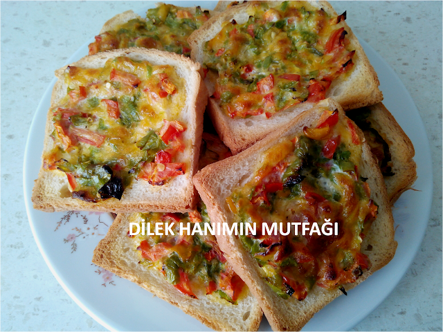 TOST EKMEĞİNDEN PİZZA DİLEK HANIMIN MUTFAĞI