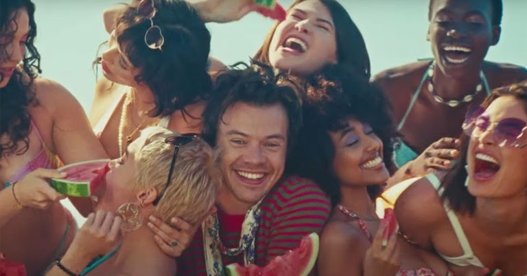 Wie Musik Die Mode Inspiriert Oder Auch Der Harry Styles Style