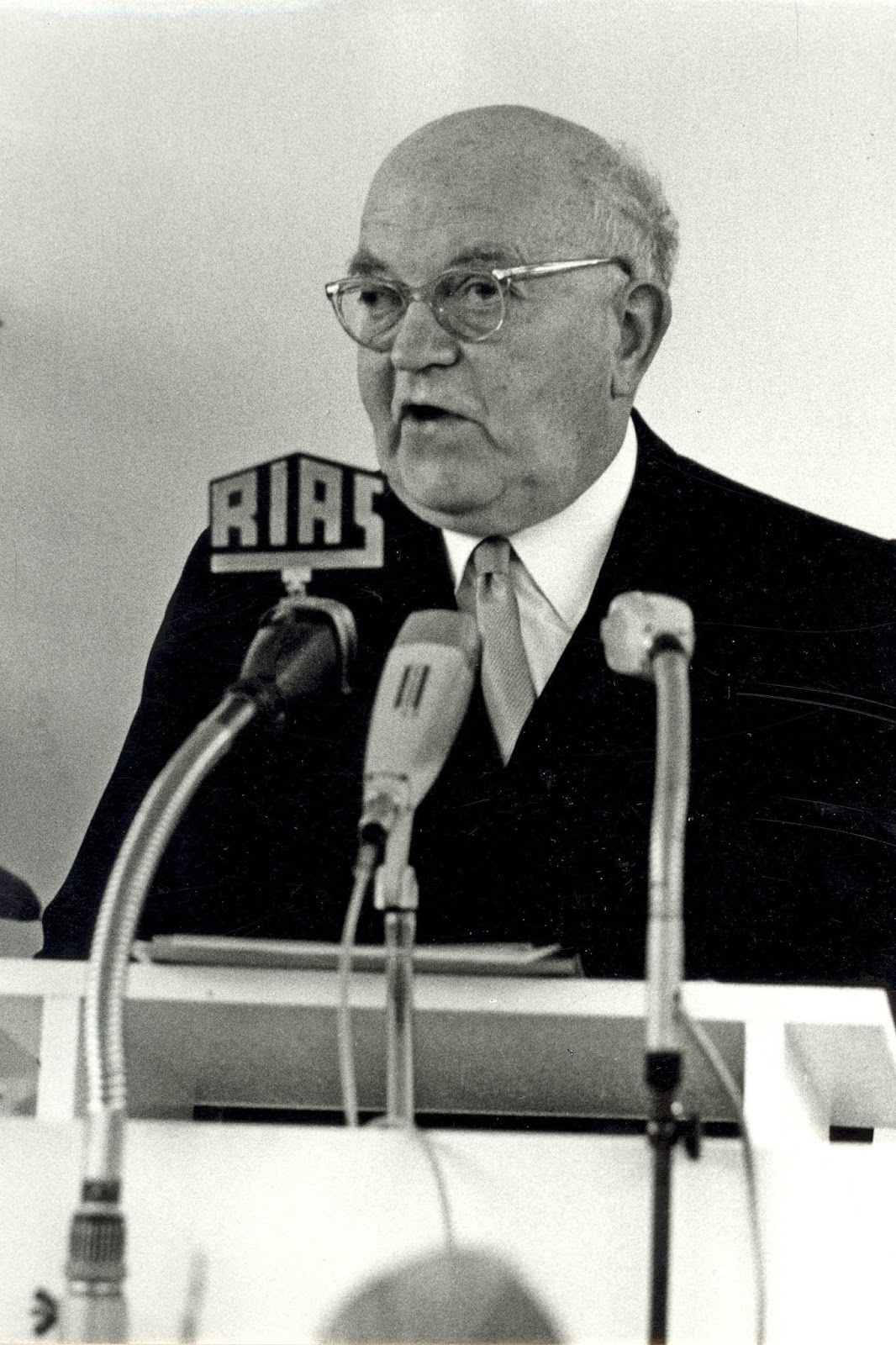 Antideutsche Kritiken Getragene und Ungetragene Ernst Fraenkel