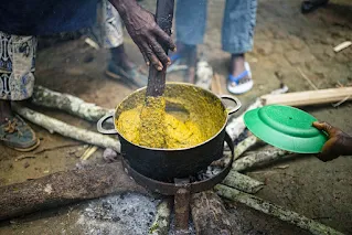 Cooking Gnetum in Cameroon