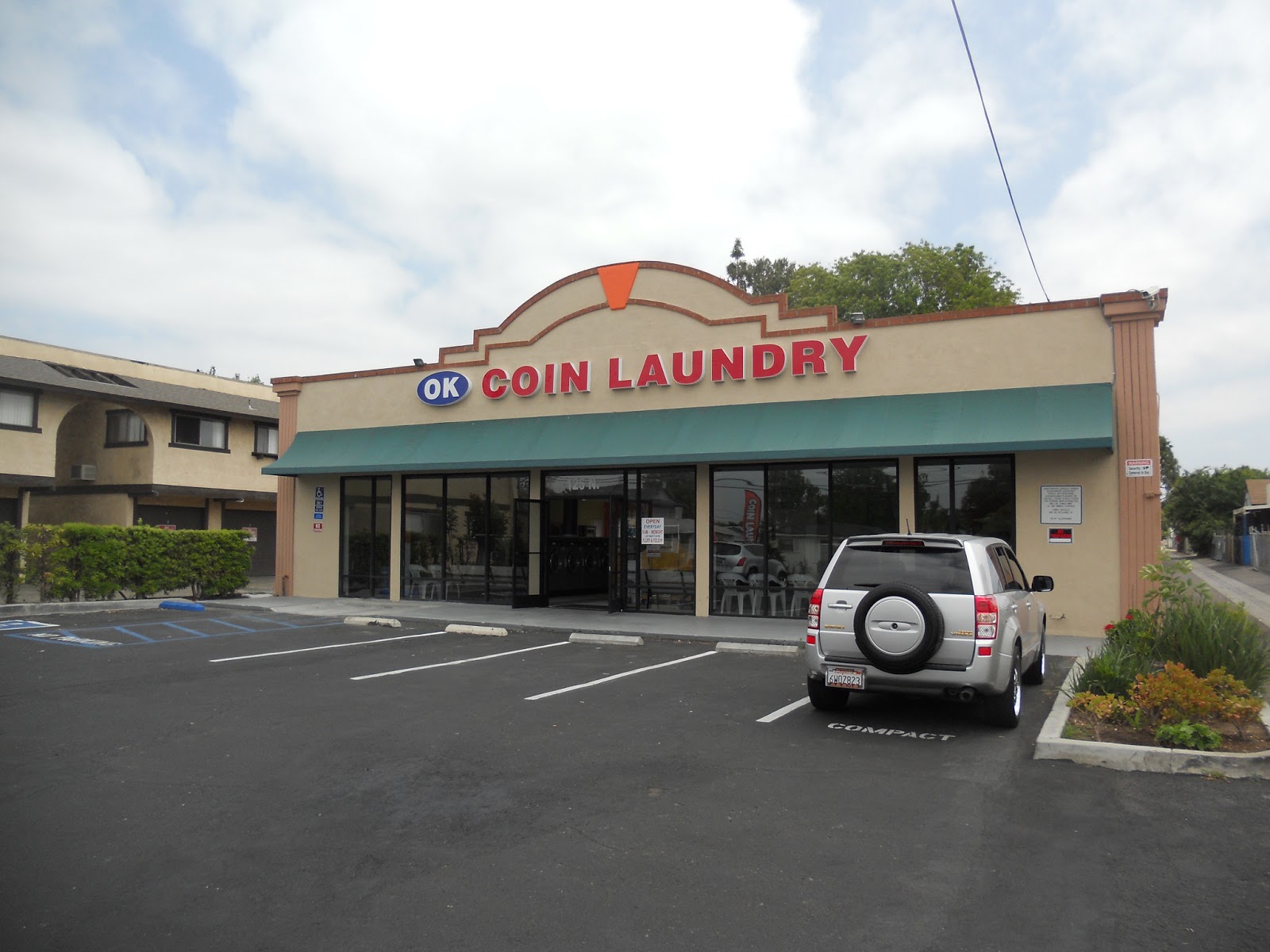 Coin operated Laundromat in Orange, Ca. Photo Gallery