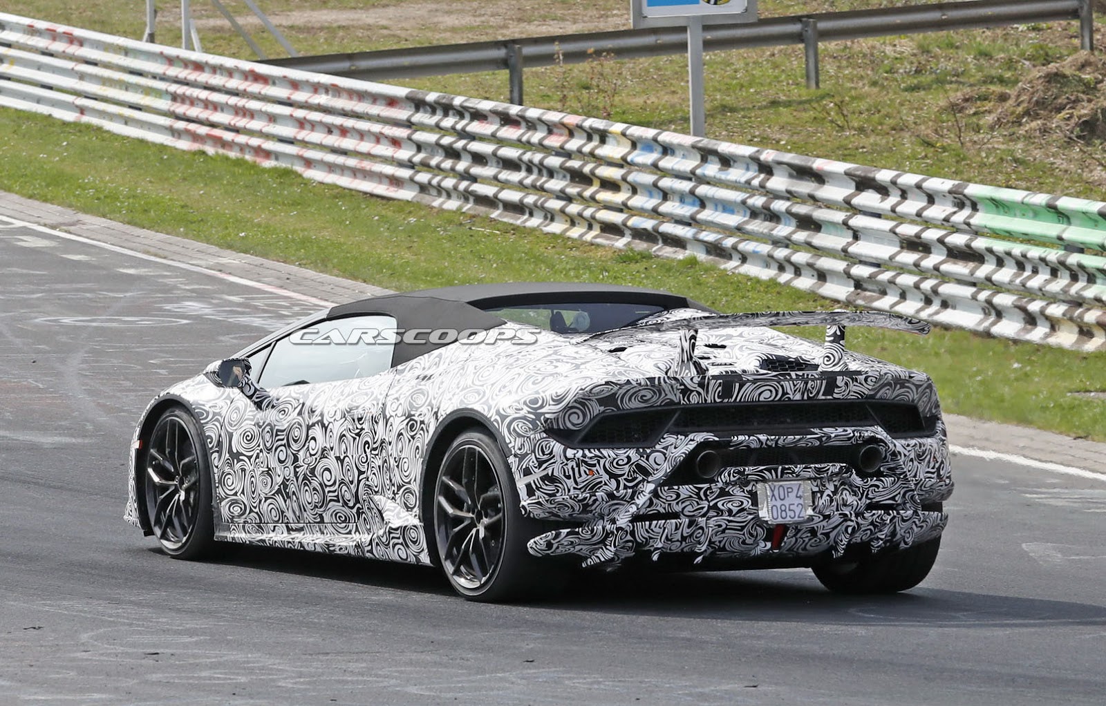 Open-top Lamborghini Huracan Performante Spied Screaming ...