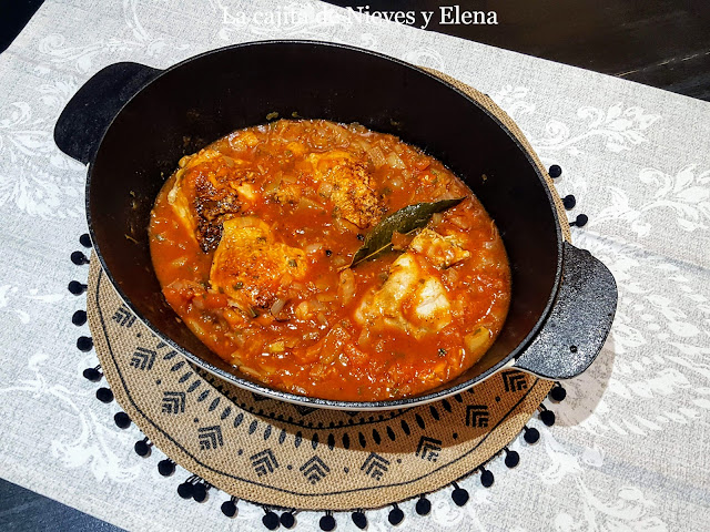 "Tocanita de ceapa cu pui" o guiso de pollo y cebolla - Cocinas del Mundo (Rumanía)
