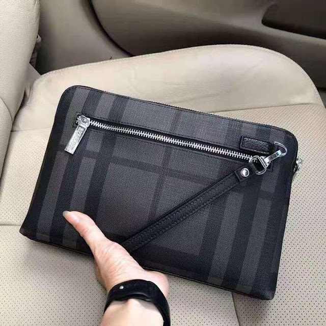 Clutch nam Burberry