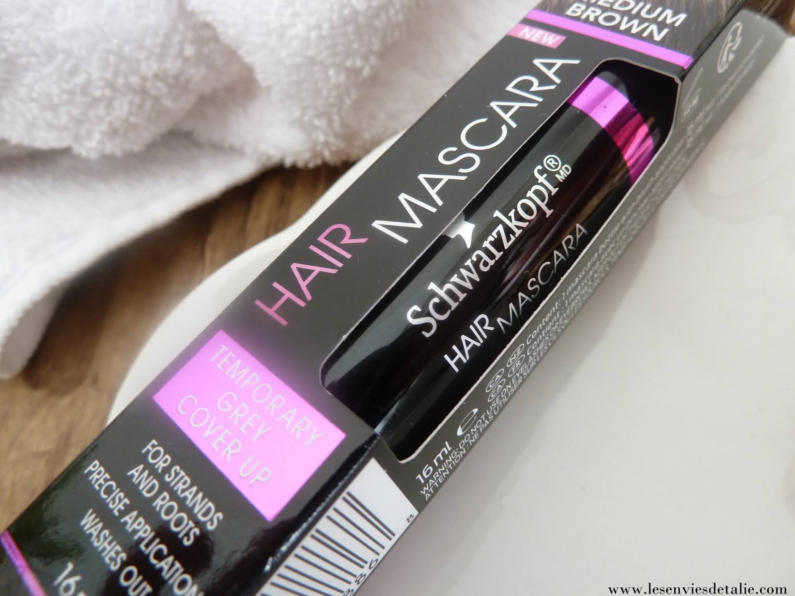 Camoufler cheveux blancs et racines avec le Hair Mascara de Schwarzkopf