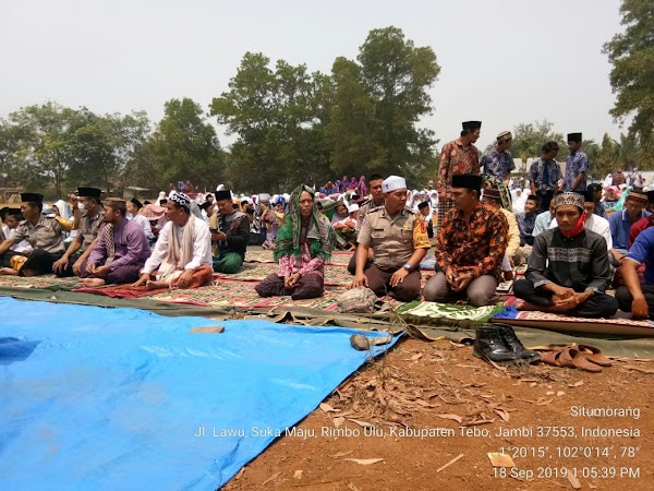 Minta Hujan, Ribuan Warga Desa Suka Maju Laksanakan Salat Istisqa Minta Hujan, Ribuan Warga Desa Suka Maju Laksanakan Salat Istisqa