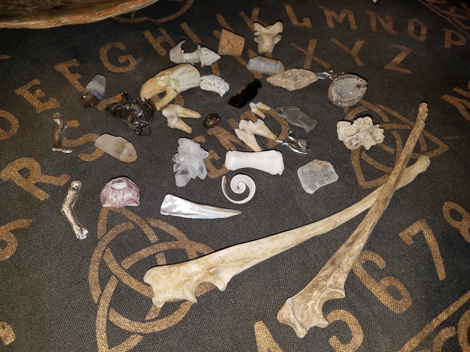 Ouroboros Tarot Bone Throwing