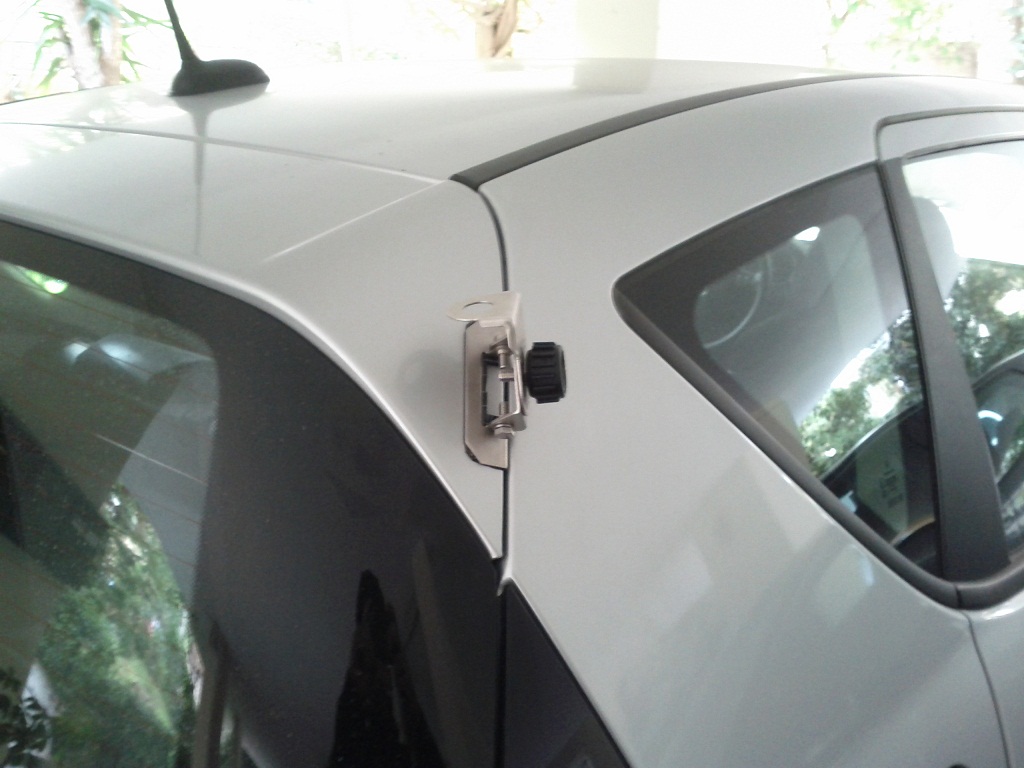 Antenna mount installation to hatchback
