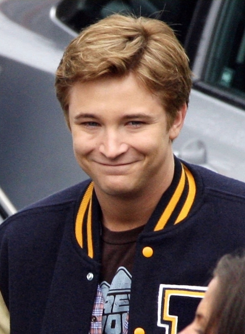 Michael Welch Pics of the Day.