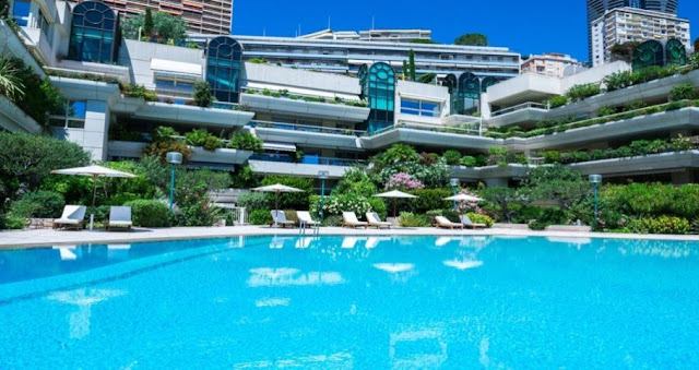 Grand Seafront Apartment in Larvotto, Princes Grace Avenue, Monaco for sale