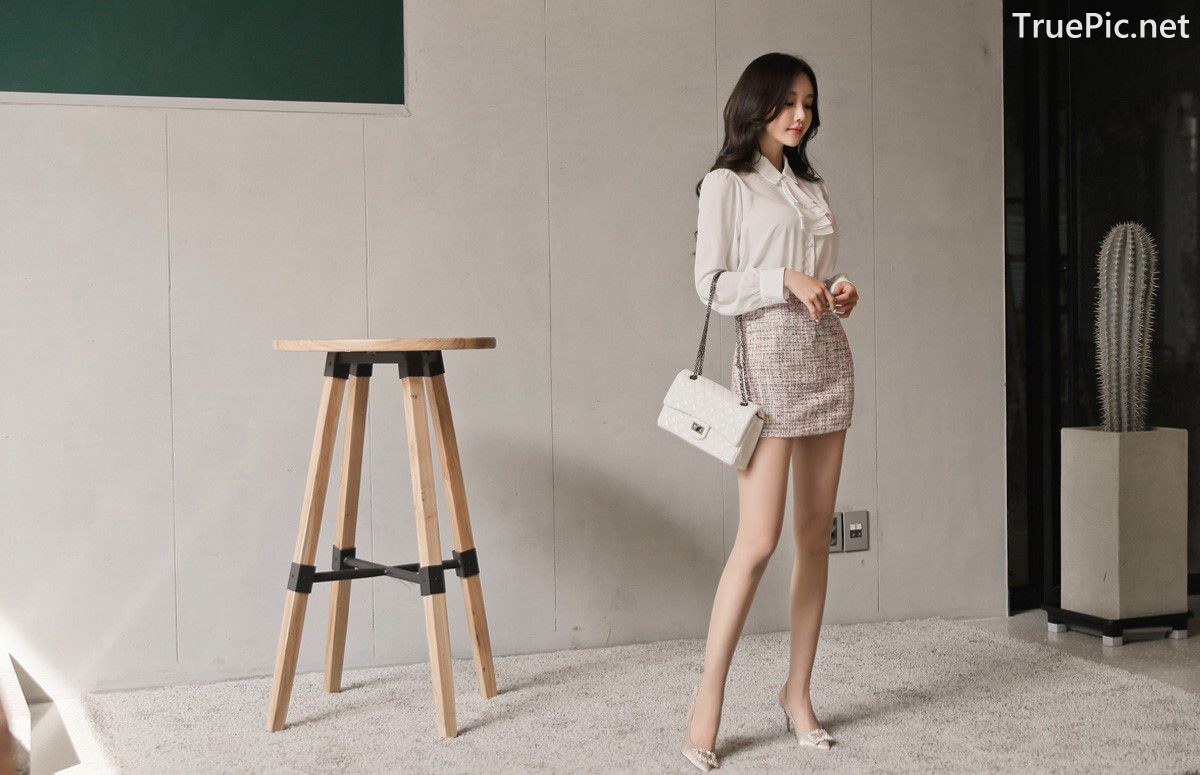 Image-Hot-Korean-Fashion-Model-Son-Yoon-Joo-She-So-Lovely-With-Miniskirt-TruePic.net- Picture-15