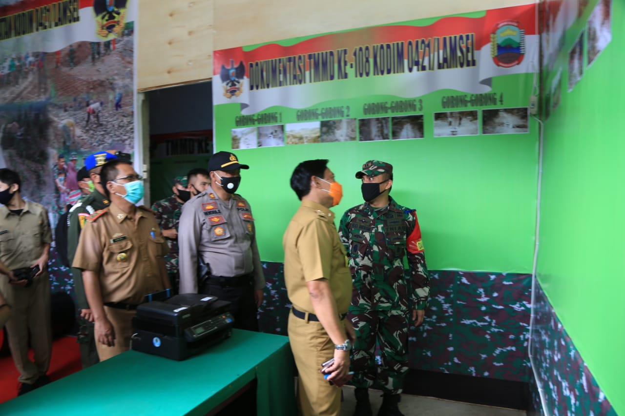 Nanang Ermanto menyambut baik atas dilaksanakannya kegiatan Tentara Manunggal Membangun Desa (TMMD) ke-108 yang dipusatkan di Dusun Merut, Bakauheni.