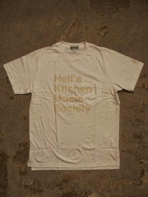 EG WORKADAY × SUNRISE MARKET 別注 Hell's Kitchen Music Society Print - T-Shirt - Tone on Tone