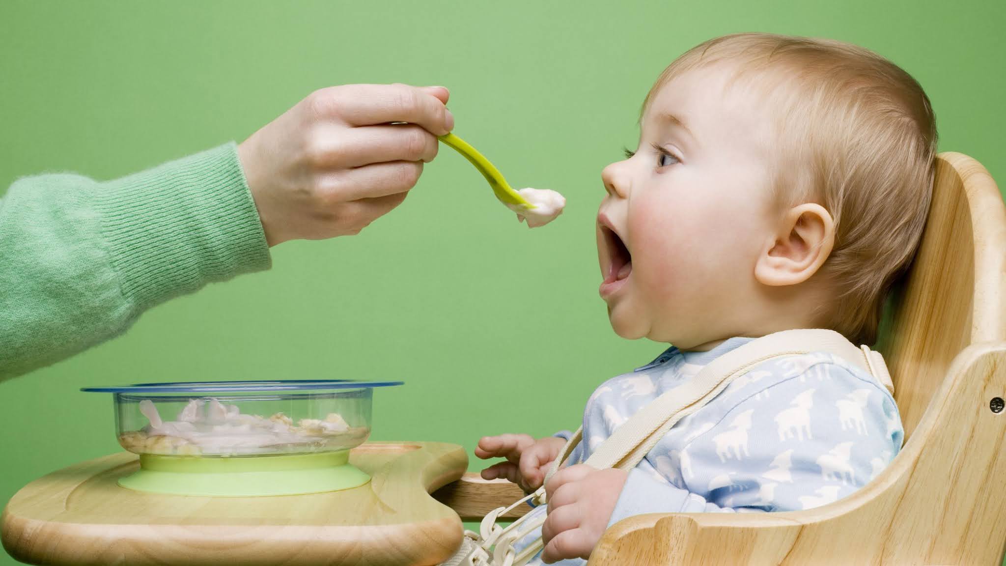 Breastfeeding Pros and Cons: Best General Review child eat any other food