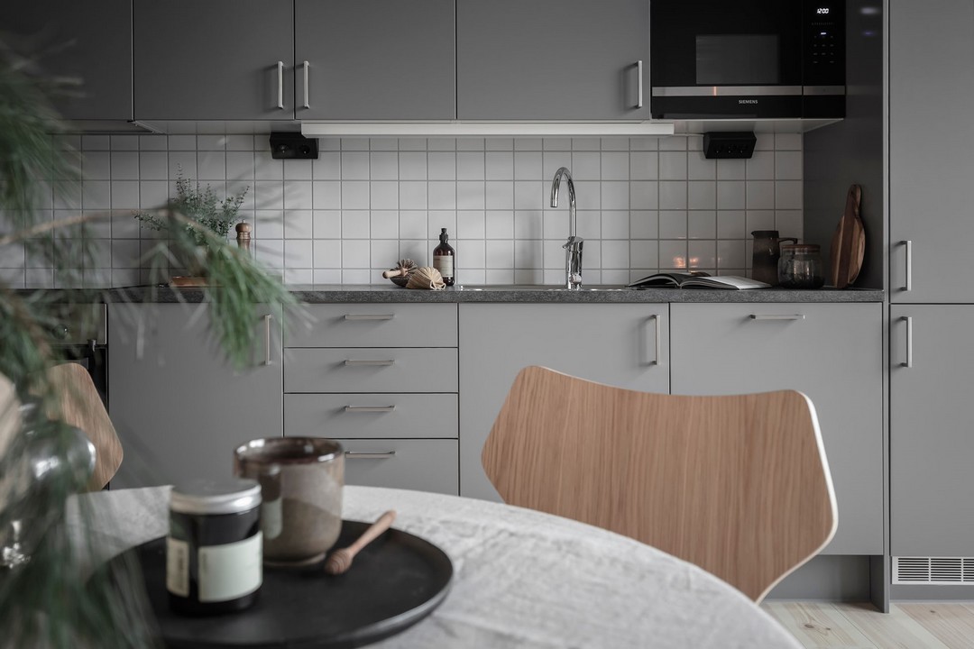 GRIS FONCÉ ET BOIS CLAIR