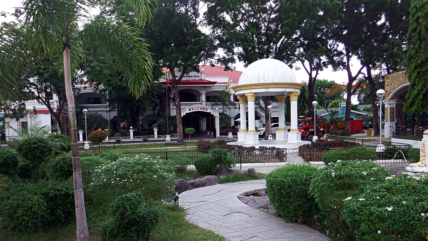 San Joaquin Municipal Hall and Plaza