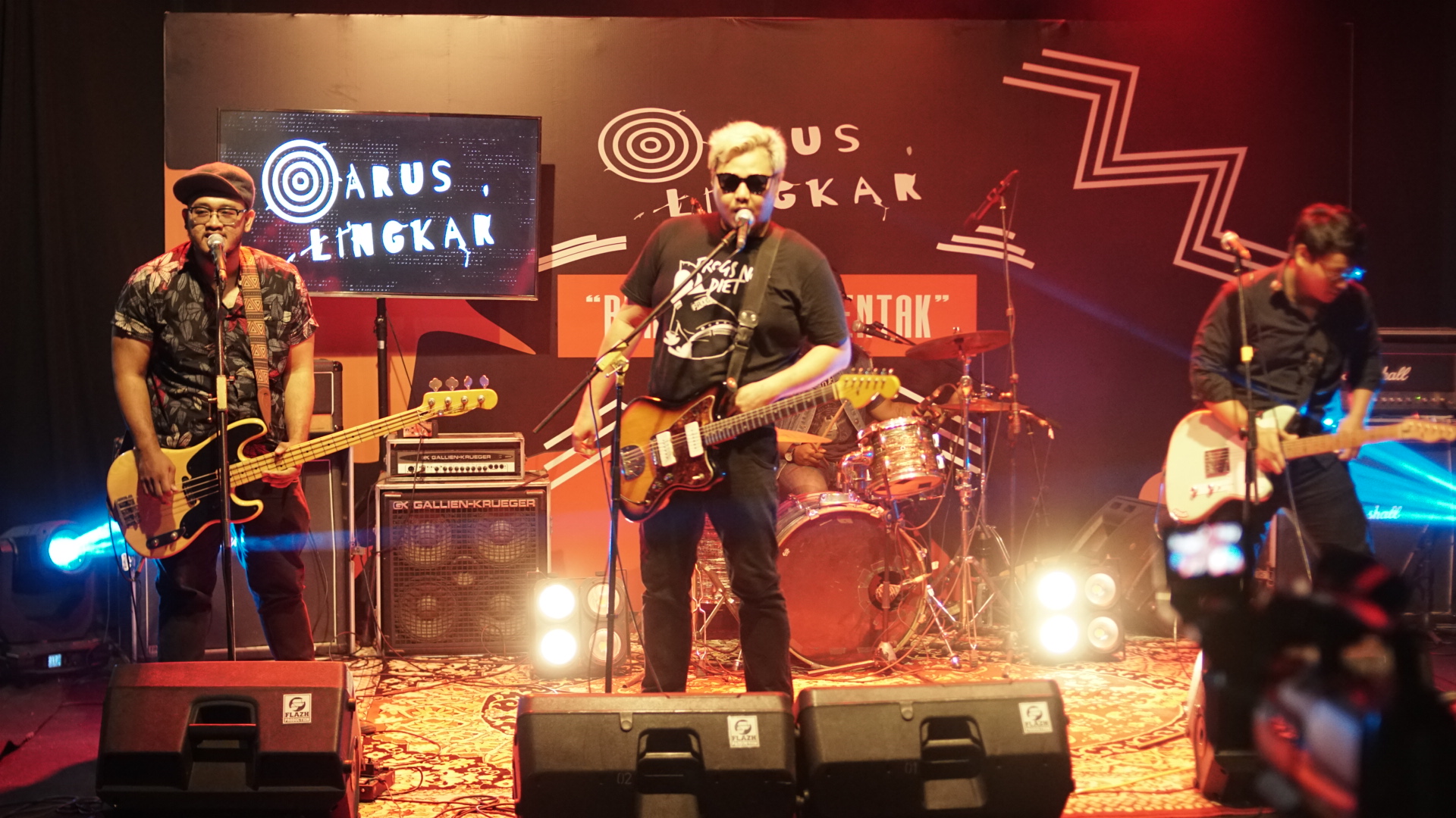 Saint Jimmy Live di Arus Lingkar