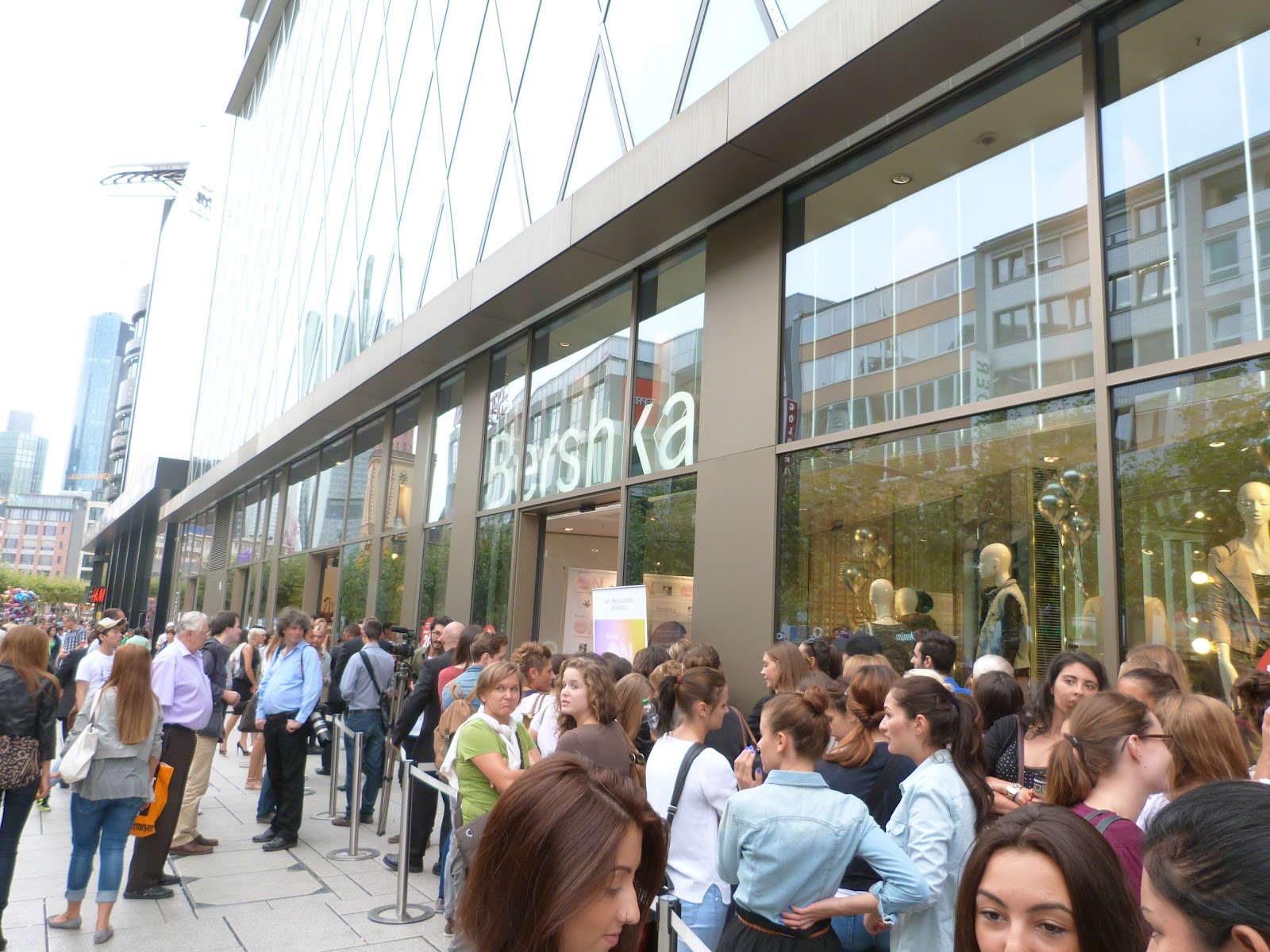 AM Fashion Insight Bershka Neuer ffnung Frankfurt My Zeil