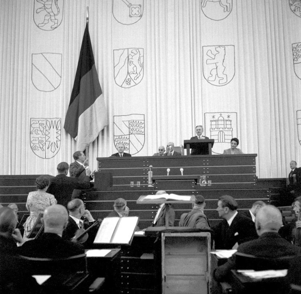 1949. The CDU and SPD Seek Compromise on New Constitution
