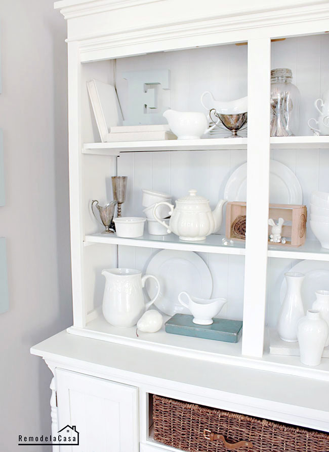 Painted Hutch Remodelando La Casa