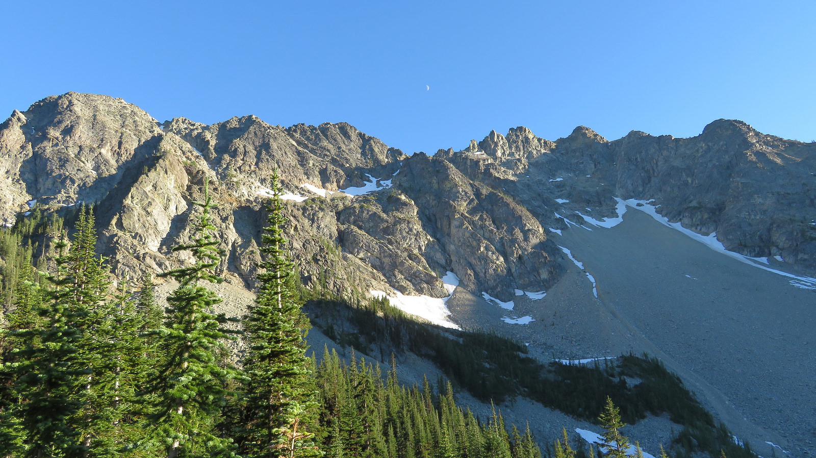 Seeking Ultra Rainbow RidgeTwisp Lake loop, North Cascades National Park