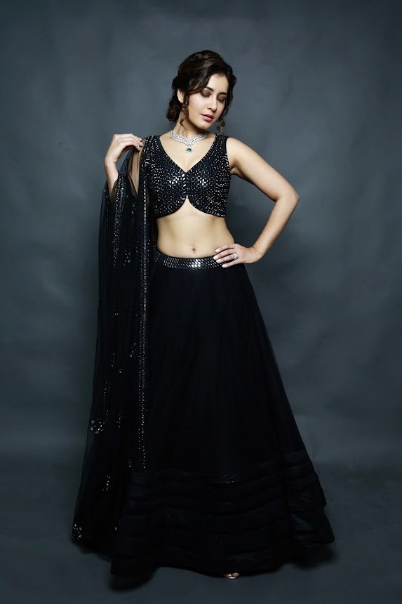 Raashi Khanna in black lehenga