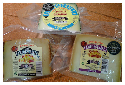  MONTADITOS DE QUESO CON MERMELADA CAPUCHINA Y QUESERIA LA ANTIGUA 
