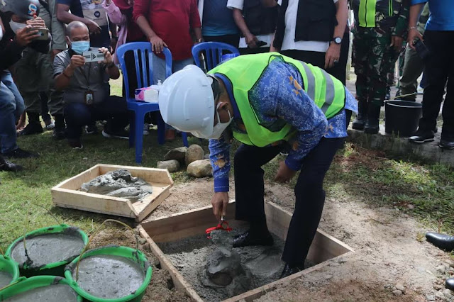 Walikota Ambon Lakukan Peletakan Batu Pertama Pemukiman Kumuh Kawasan Wainitu. 1 InShot 20210904 000616952
