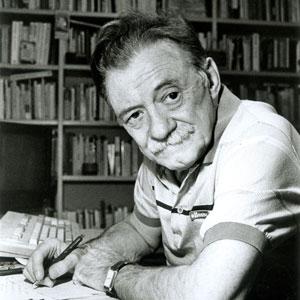 Mario Benedetti Foto de Mario Benedetti en su escritorio
