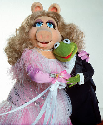 [Image: Miss-Piggy-the-muppets-121914_330_400.jpg]