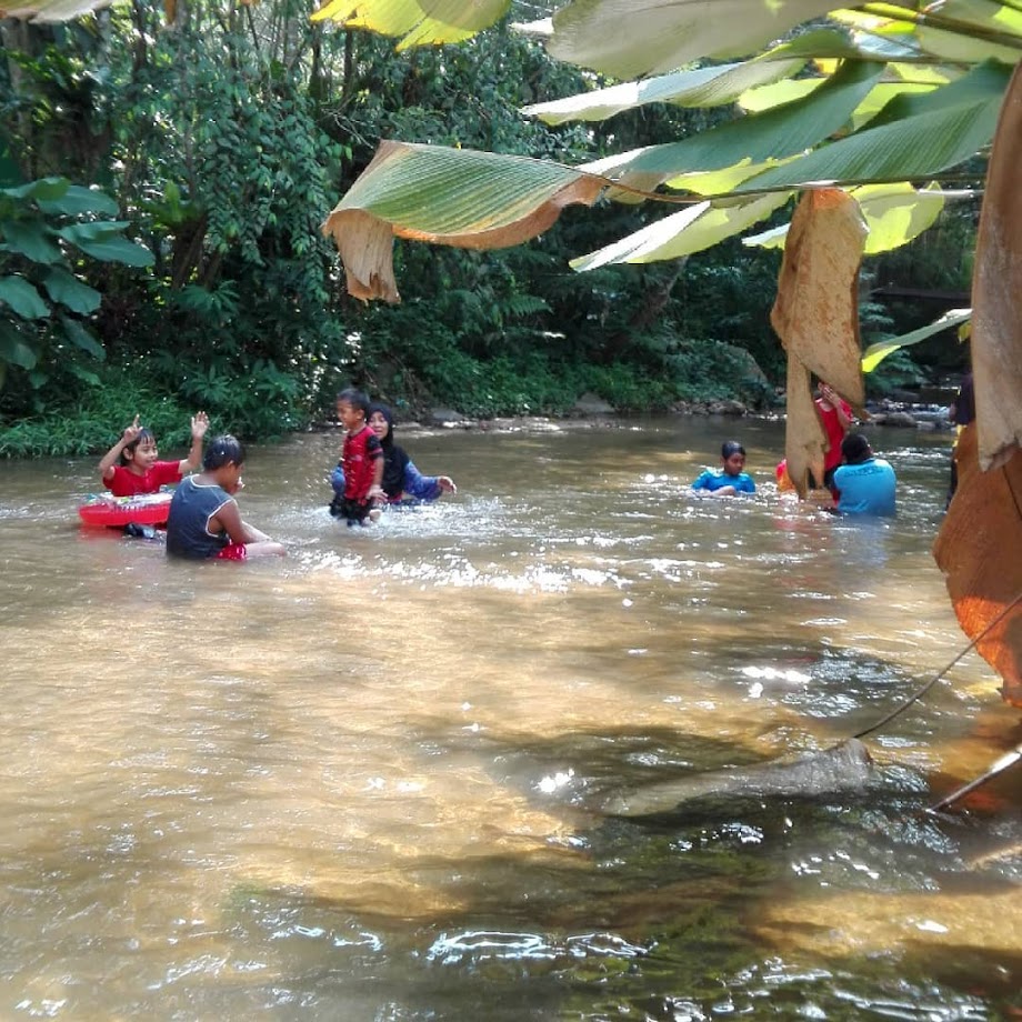 Chalet Betul-Betul Tepi Sungai Di Janda Baik, Dapat Rasai Deruan Air