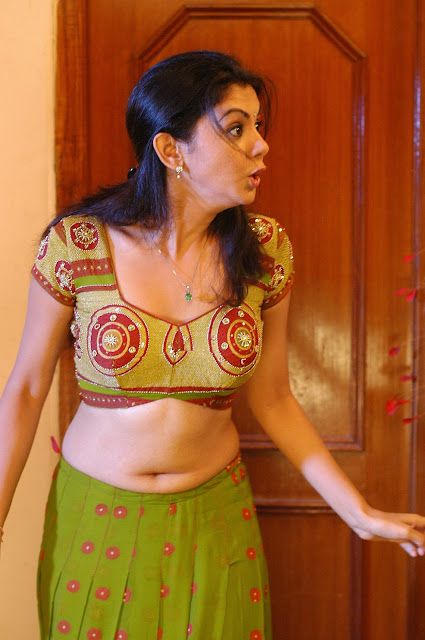 Kamna Jethmalani Navel In Green Petticoat and Blouse Movie Scene