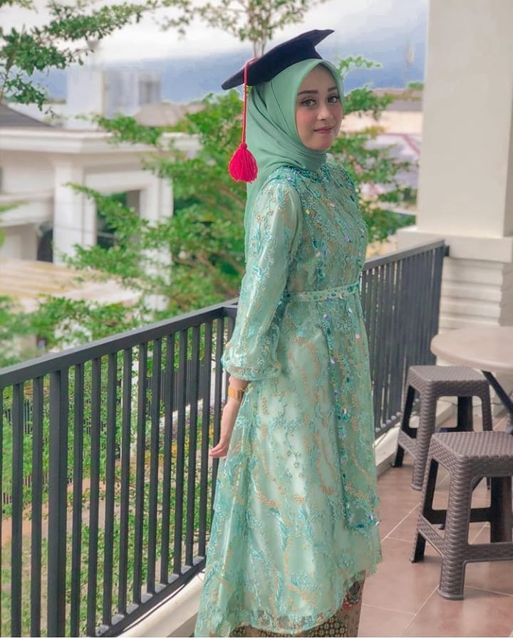 Gambar Kebaya Modern Warna Hijau Mint