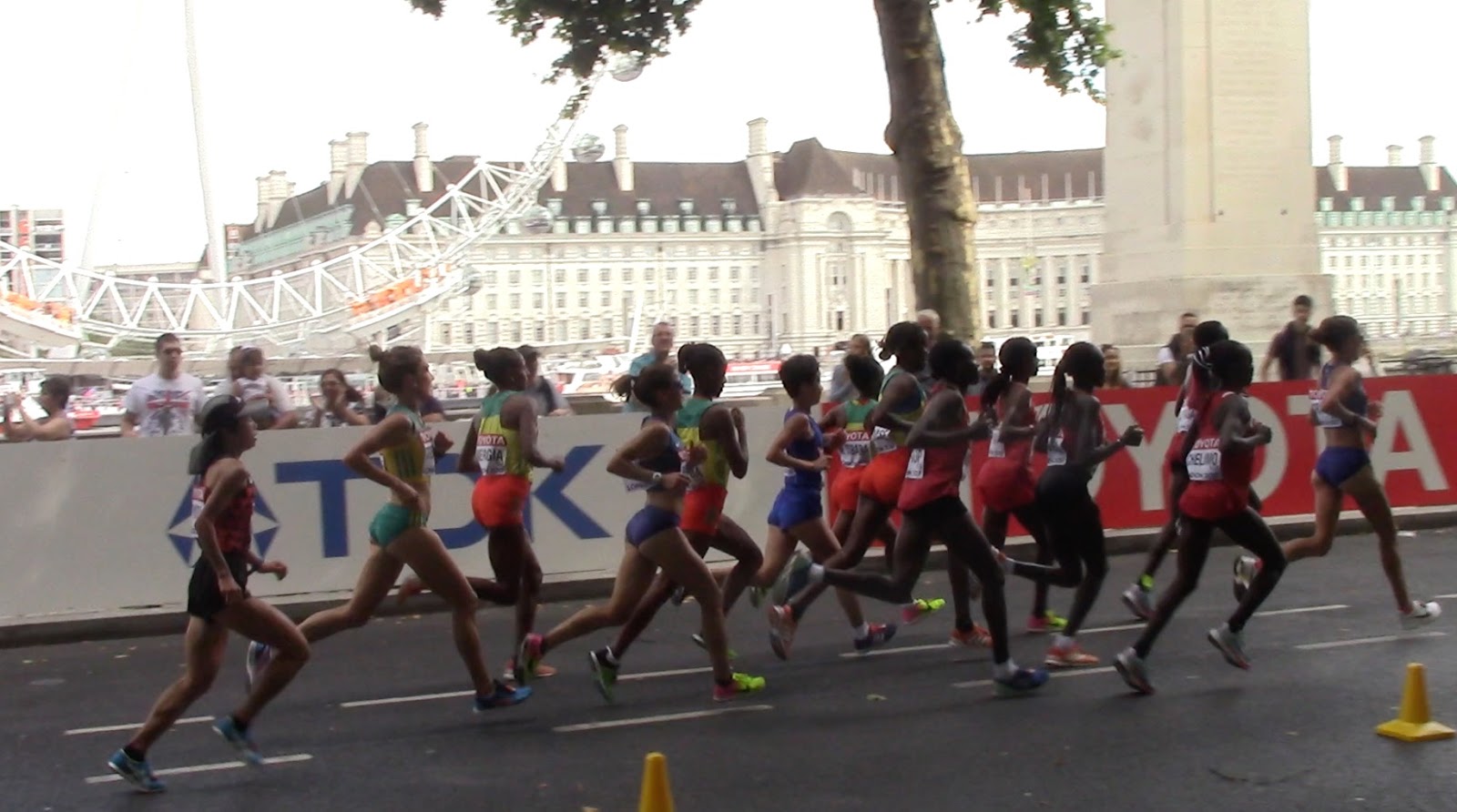 日本と世界のマラソン 2017世界陸上ロンドン大会 男女マラソン 結果 （ラップタイム） 写真