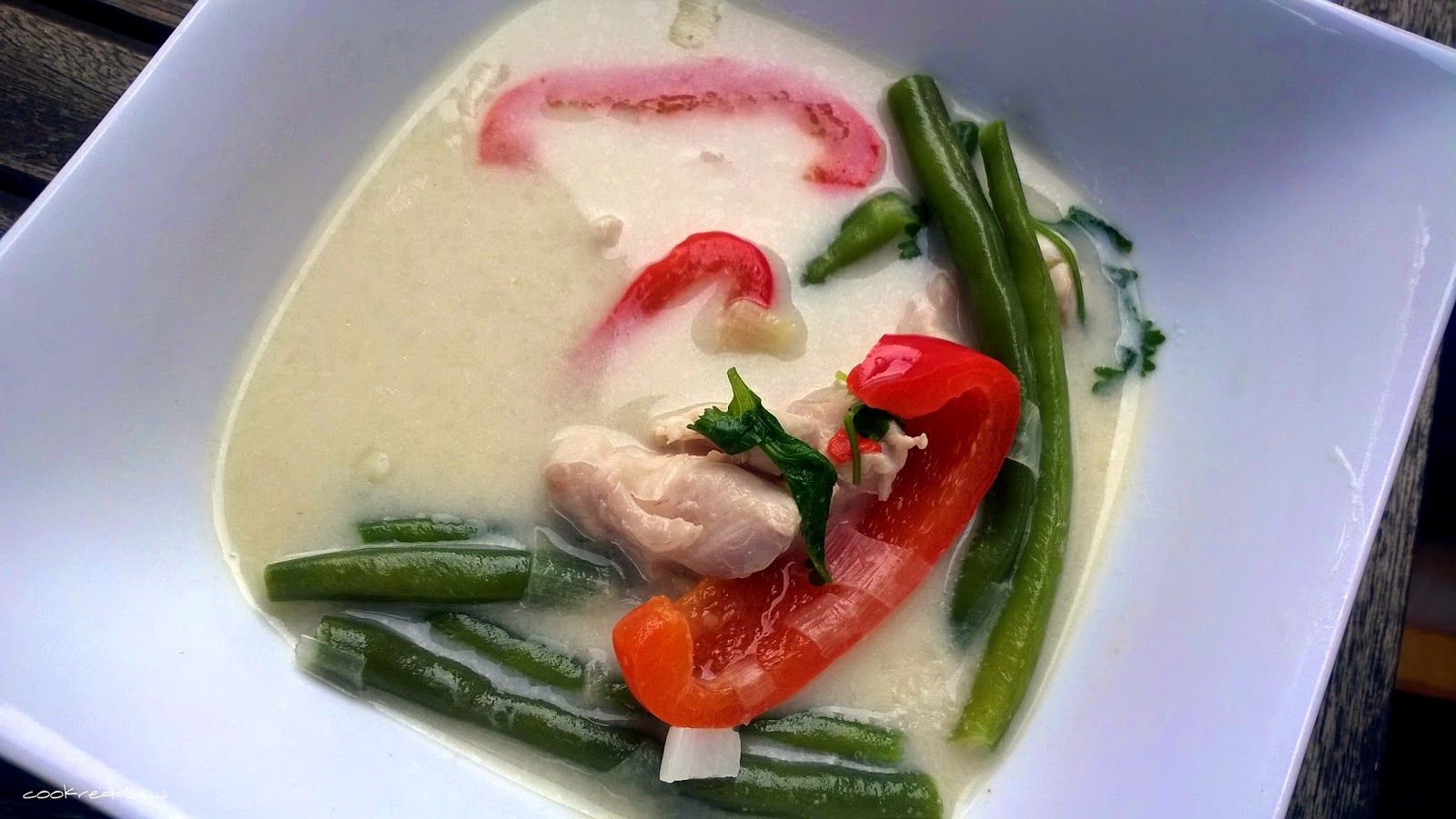cookreadsew: Thai-Kokos-Suppe mit grünen Bohnen, Paprika und Huhn
