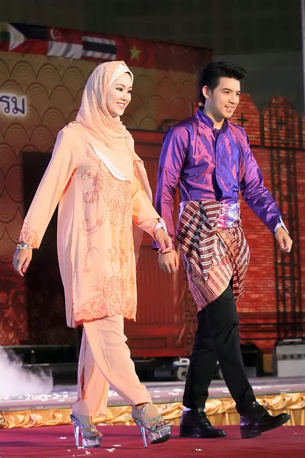 ASEAN Traditional Dress ~ ViewEveryDay.com