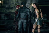 Ben Affleck, Gal Gadot and Ezra Miller in Justice League (10)