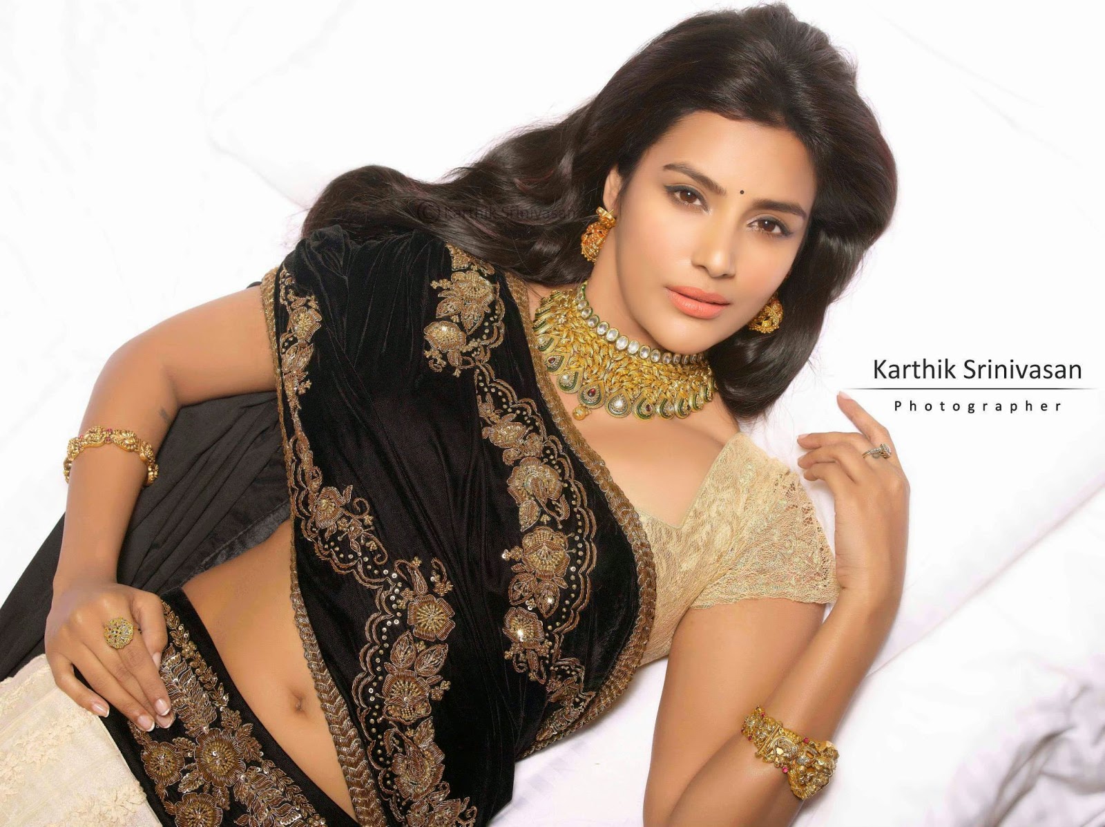 Priya_Anand_Gorgeous_new_Photoshoot%281%