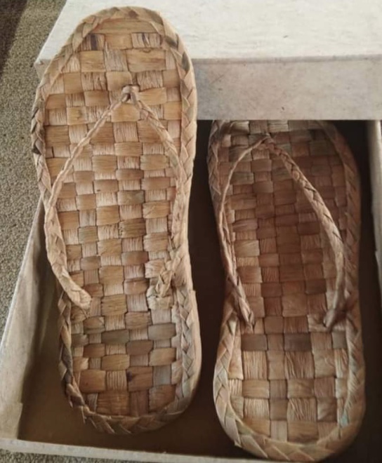 Tuliskan Langkah Langkah Membuat Sandal Dari Pelepah Pisang Mas Dayat