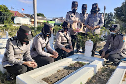 Polwan Polres Kediri Kota Ziarah Makam Pahlawan Pada HUT Polisi Wanita ke-73