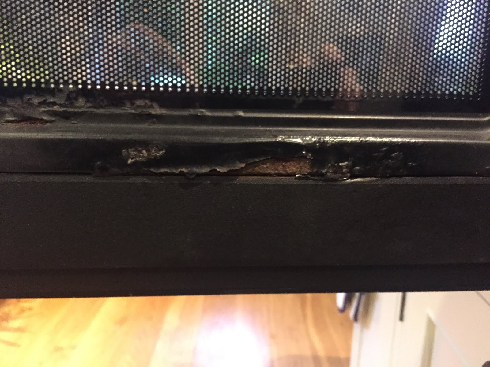 Repairing a Bosch microwave oven with a rusty door