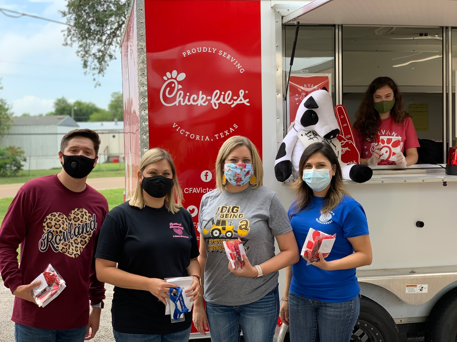 ChickfilA Victoria’s Servant Hearts Community Service Event