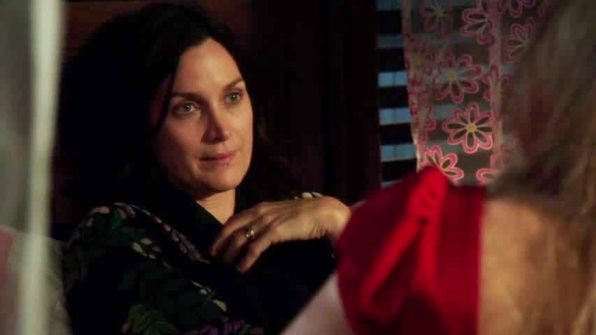 Carrie Anne Moss Films Et Programmes Tv Movie and TV Cast Screencaps: Carrie-Anne Moss as Saffron in Compulsion