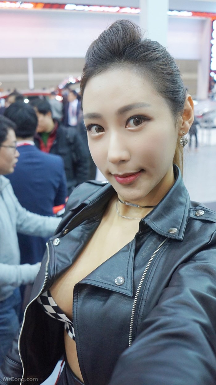Kim Tae Hee&#39;s beauty at the Seoul Motor Show 2017 (230 photos) photo 5-8