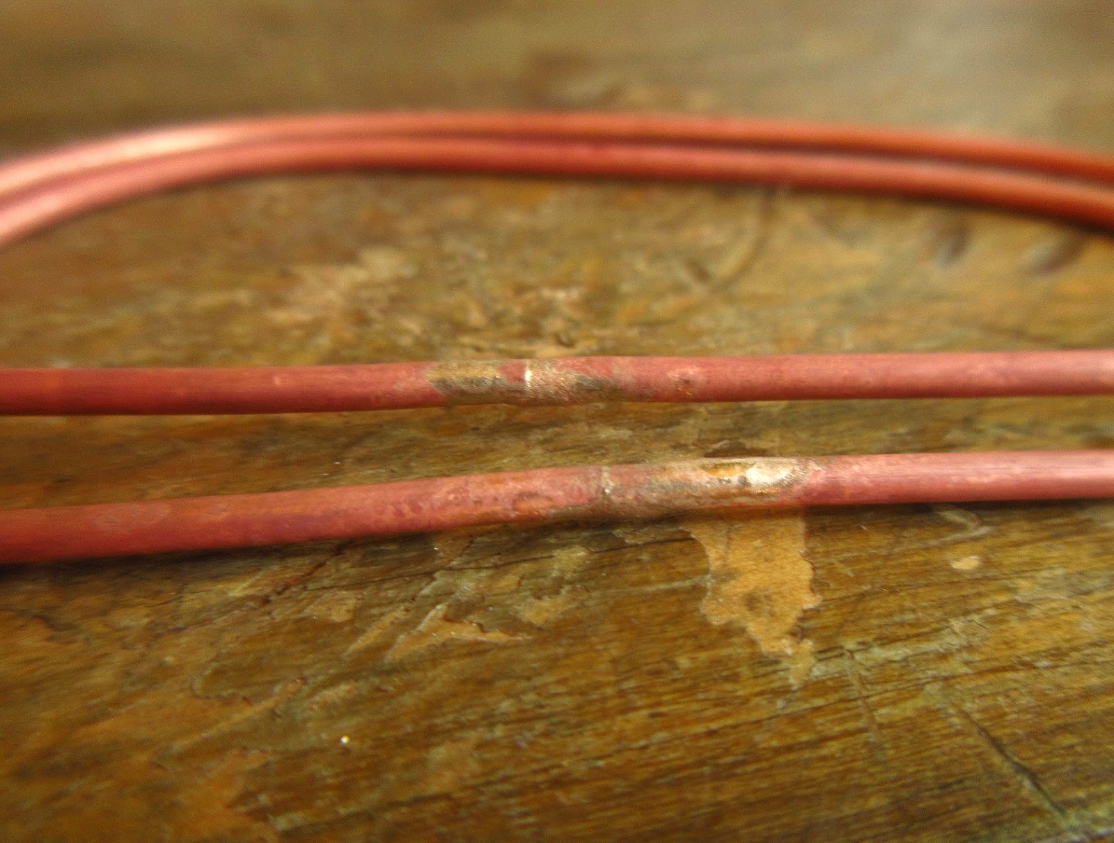 The Bronze Wire Splitting Solder Joins Mystery