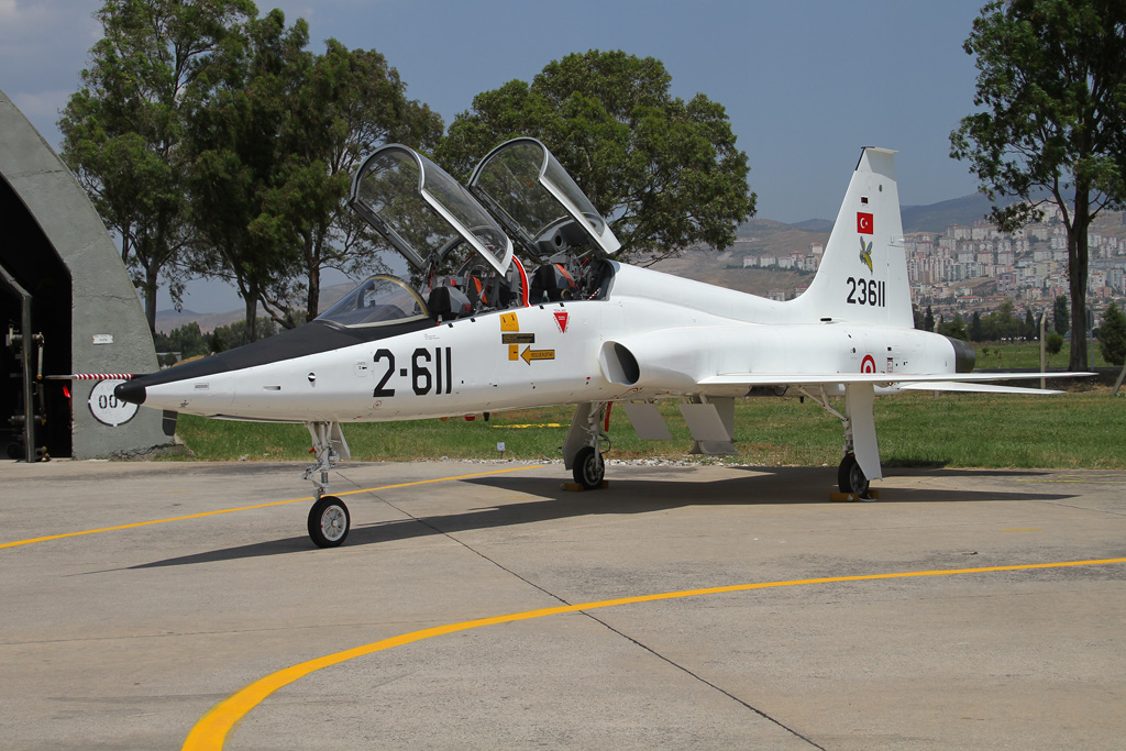 Х 37 б. HÜRJET самолет турецкий. T-37 Jet. T-37 самолет. Учебно-боевой самолет HÜRJET.