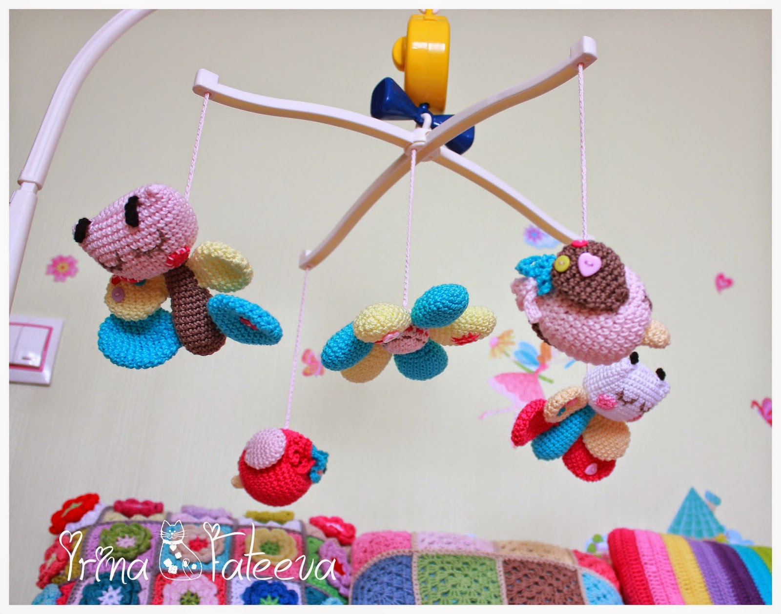 Вязаный мобиль в кроватку крючком схема