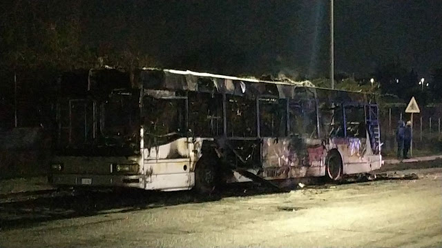 Atac, bus in fiamme sulla linea 506