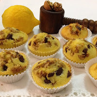 Muffins de limão com nozes e chocolate 
